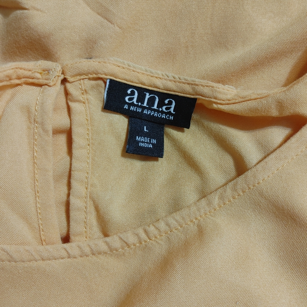 ANA Large Ruffle Front Top - Picture 3 of 3